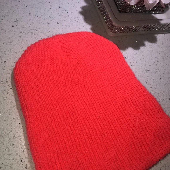 Coral toque hat neon pink garage knitted winter - Picture 2 of 3
